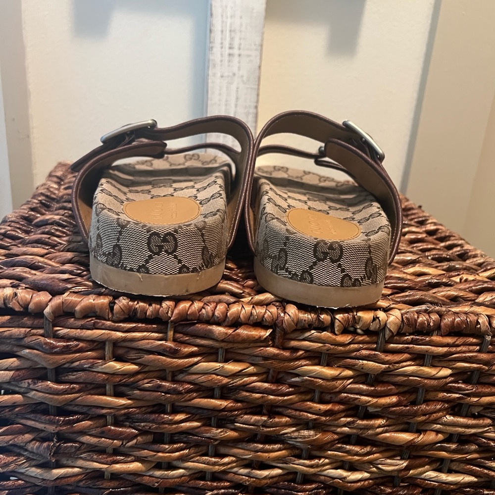 Gucci Beige Monogram Buckle Slides - Picture 4 of 12